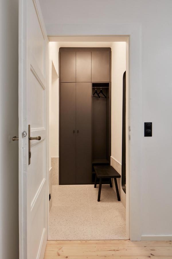 Days - 1bdr - Balcony - Workspace Apartment Prague
